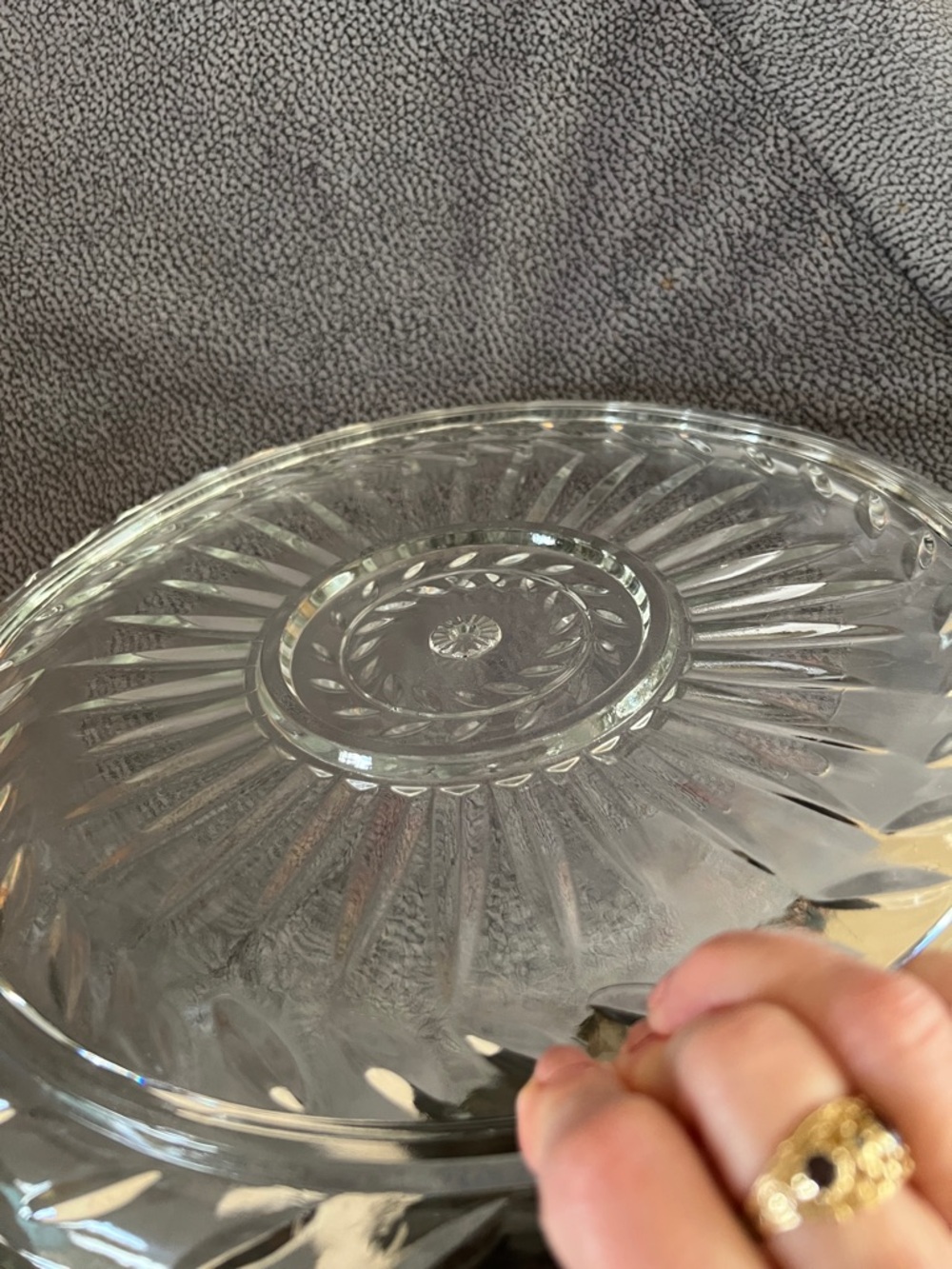 VTG Colony Crafts 14” Crystal Glass Serving Platter Heavy Cake Plate Round Box - Picture 6 of 7